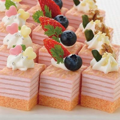 ⑧【春食材】フレック）ミニカットケーキミルクレープ（いちご）490g(約10.2g×48個入)