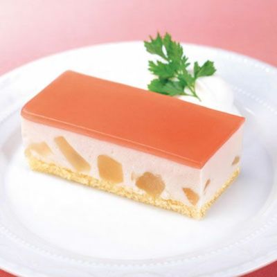 ⑧味の素）フリーカットケーキ　白桃ムース550ｇ（カットなし）